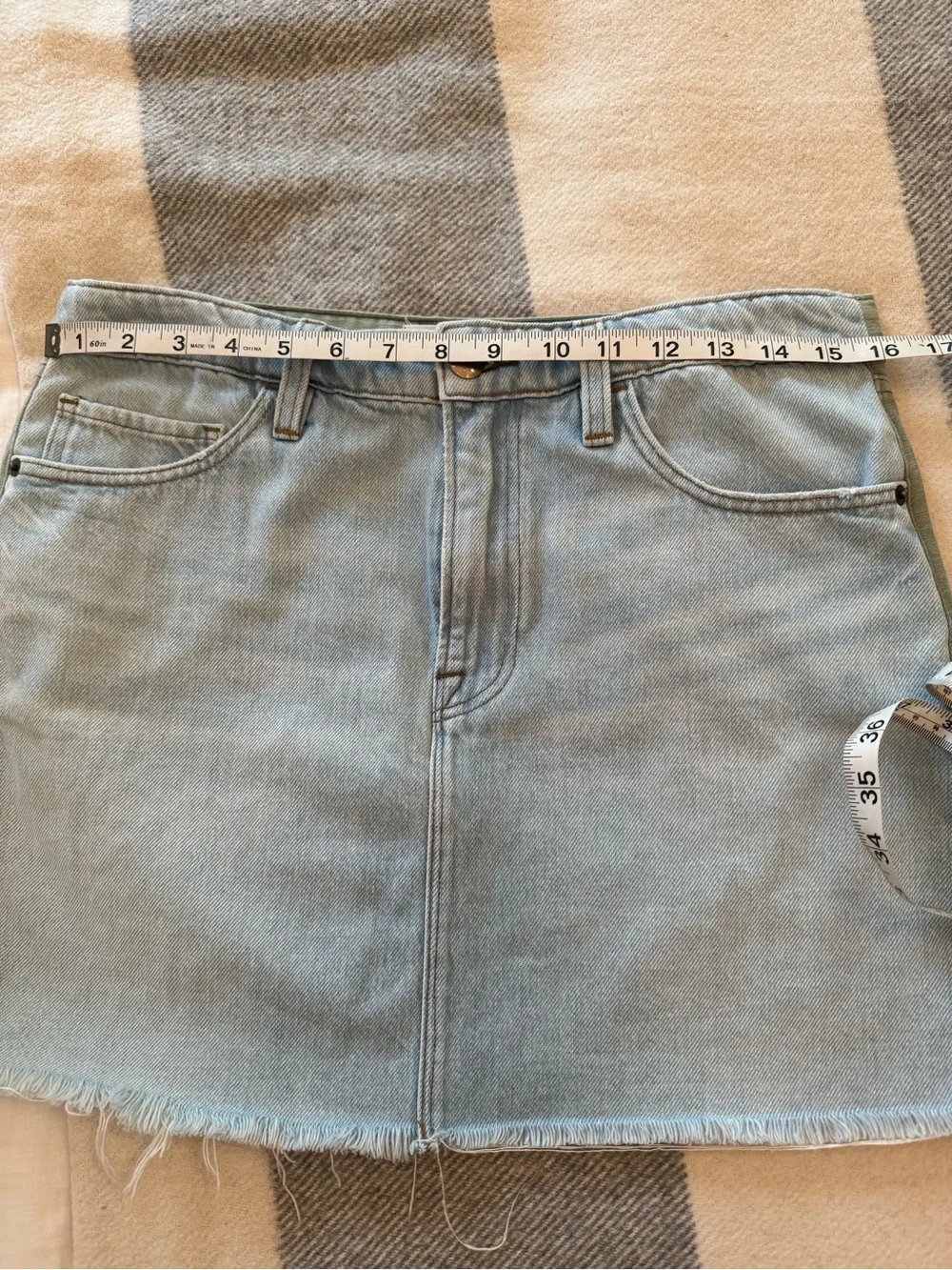 Frame Color block Mini Skirt with Frayed Hem